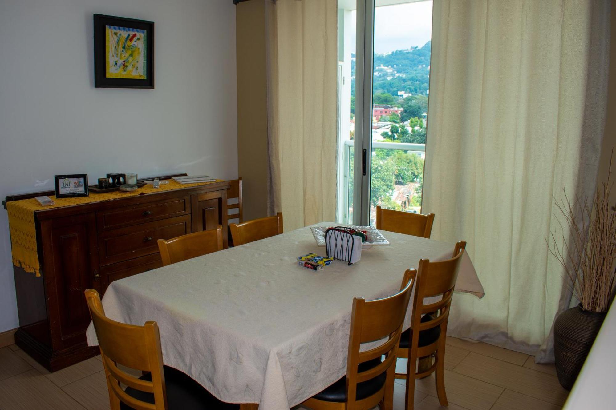 גואטמלה 2 Rooms, 1 King Size Bed, 64" Smart Hdtv מראה חיצוני תמונה